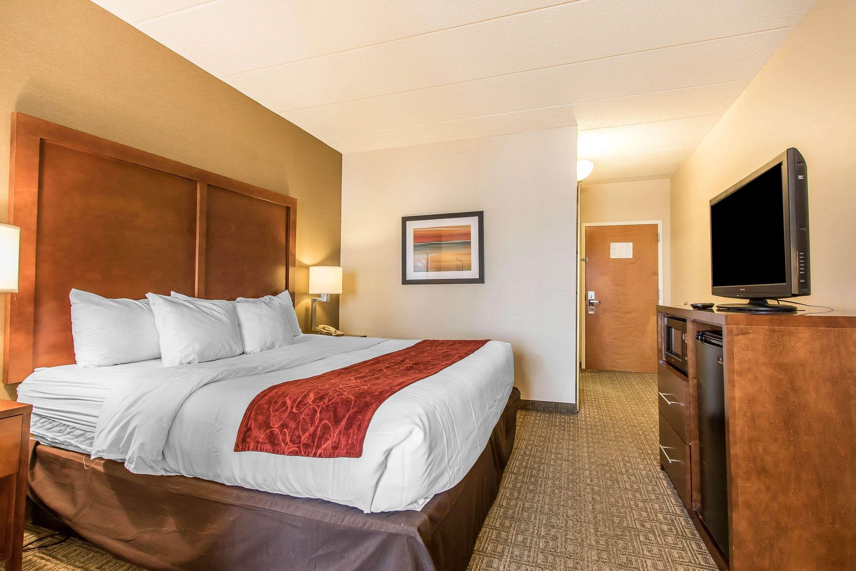 Comfort Suites Richmond Bagian luar foto