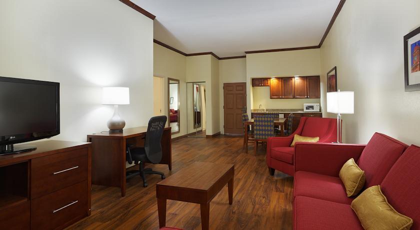 Comfort Suites Richmond Bagian luar foto