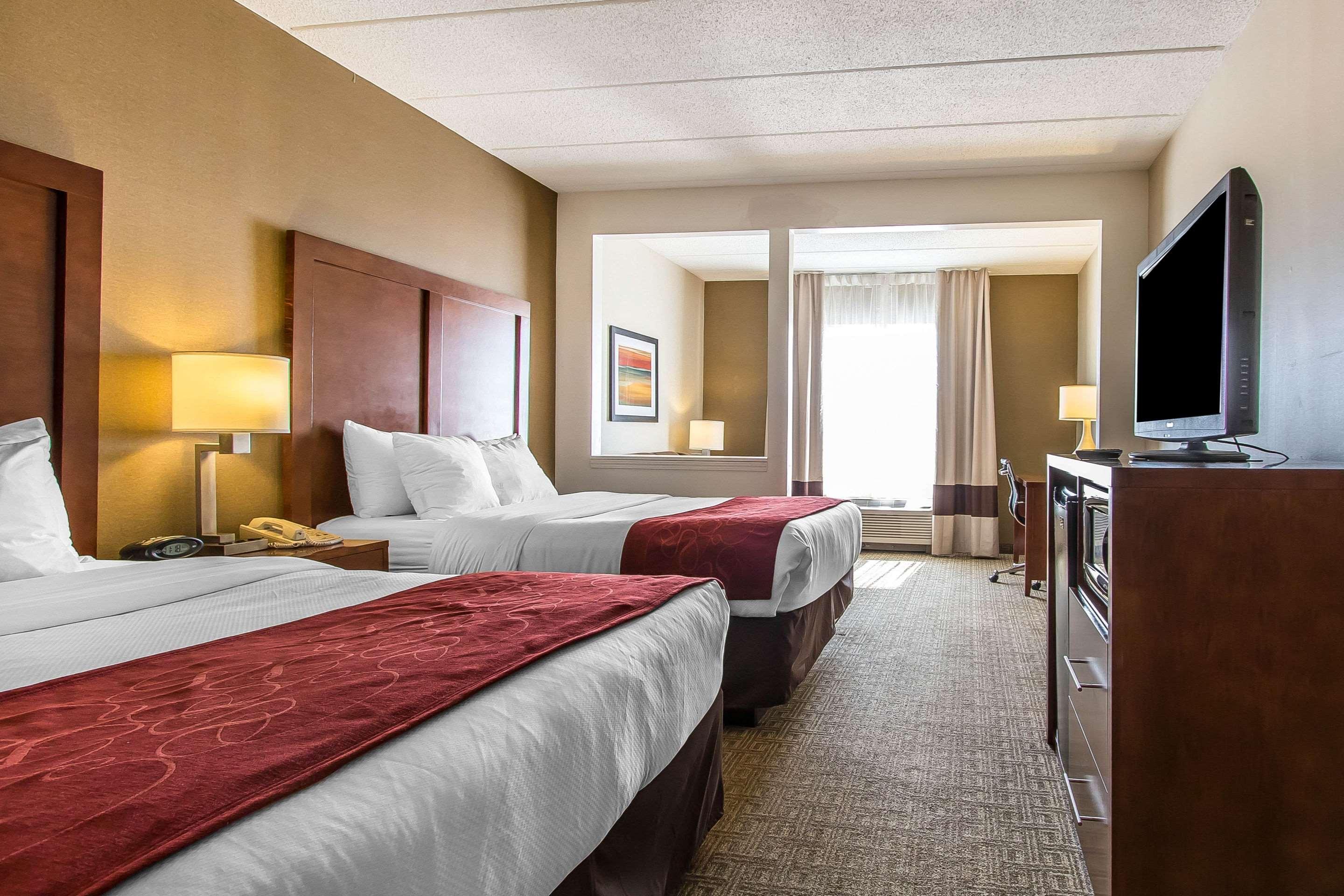Comfort Suites Richmond Bagian luar foto