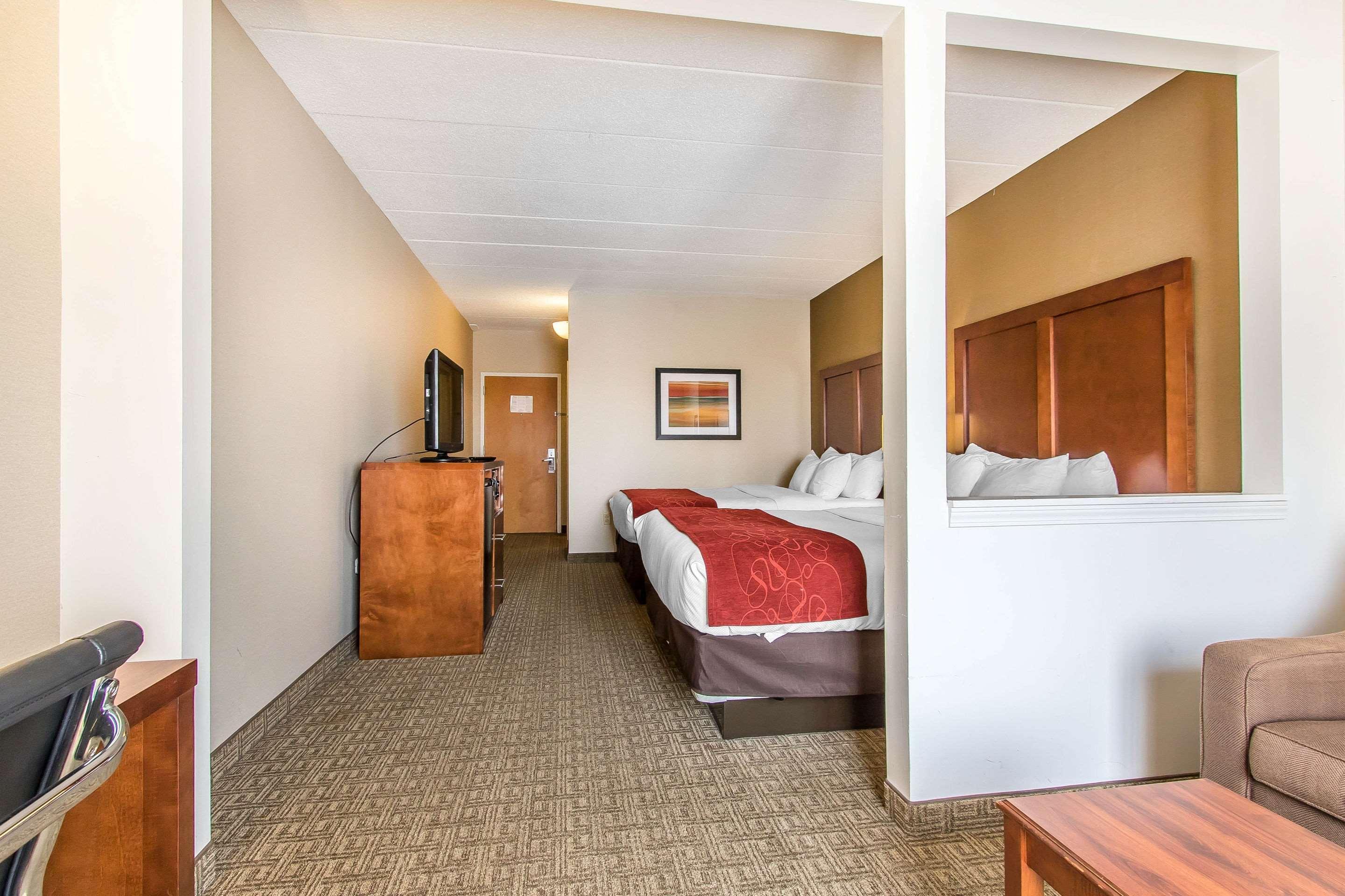 Comfort Suites Richmond Bagian luar foto