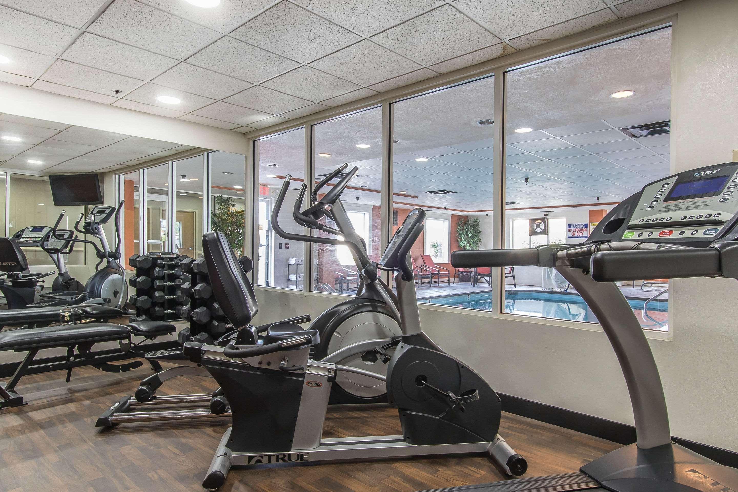 Comfort Suites Richmond Bagian luar foto