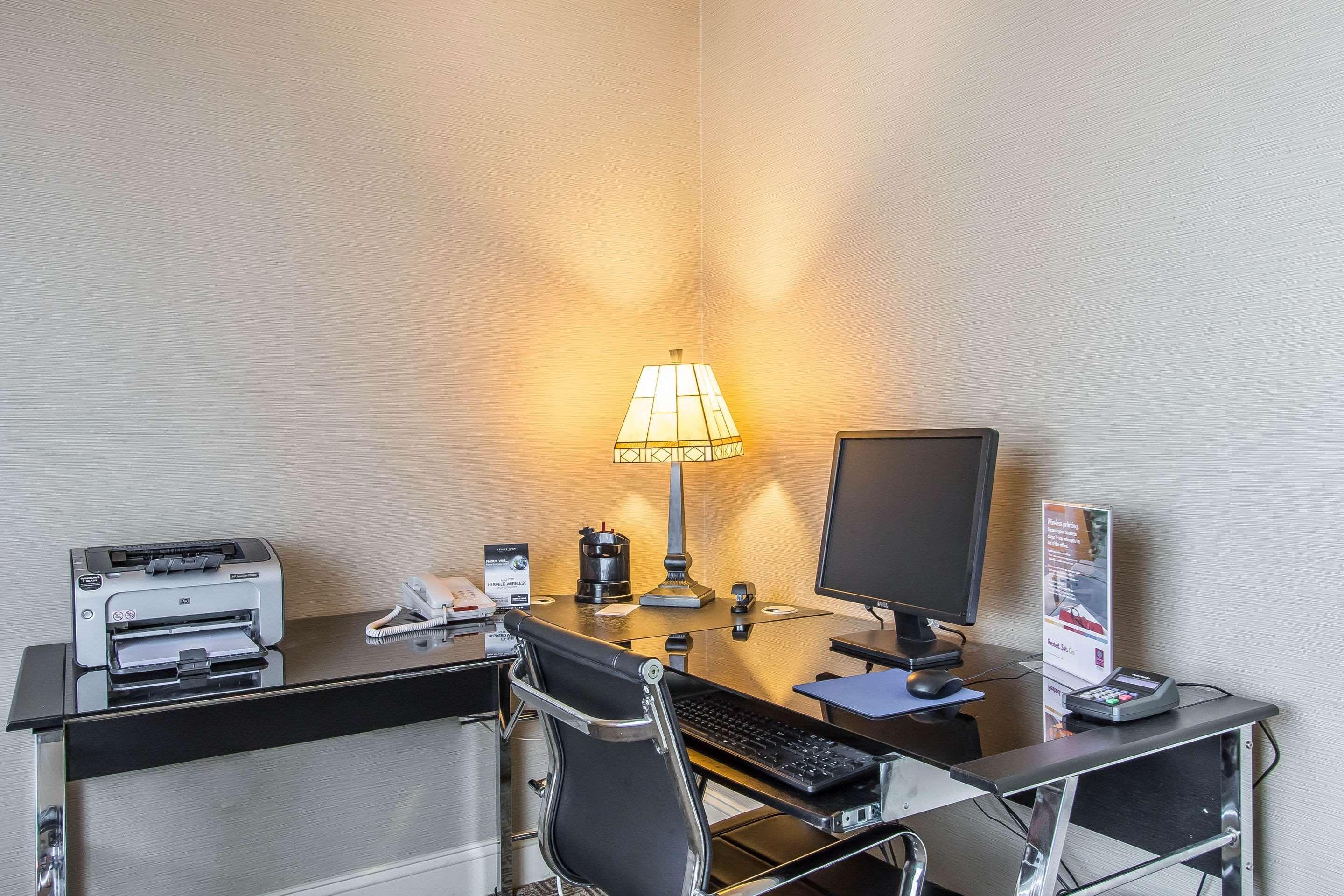 Comfort Suites Richmond Bagian luar foto