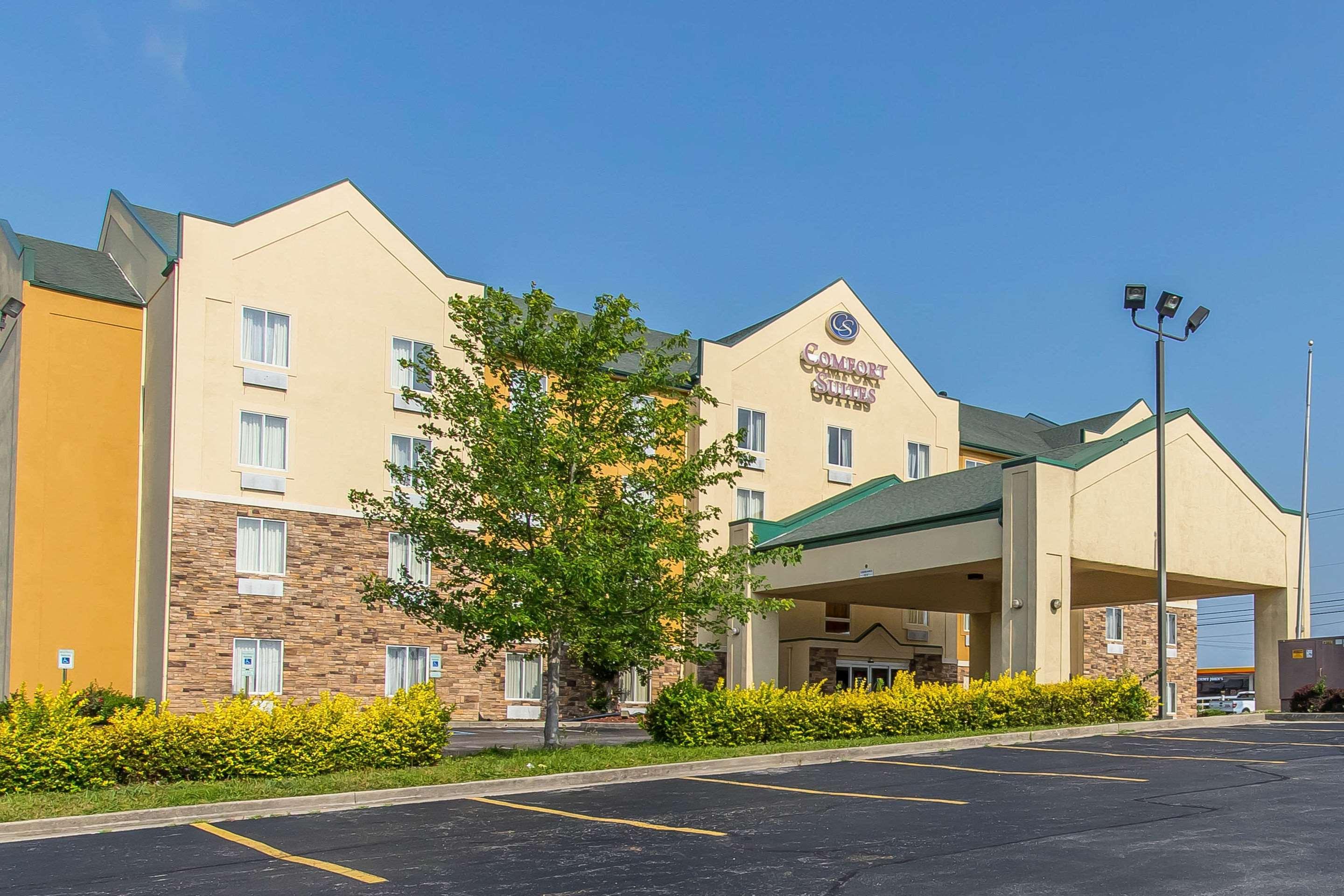 Comfort Suites Richmond Bagian luar foto