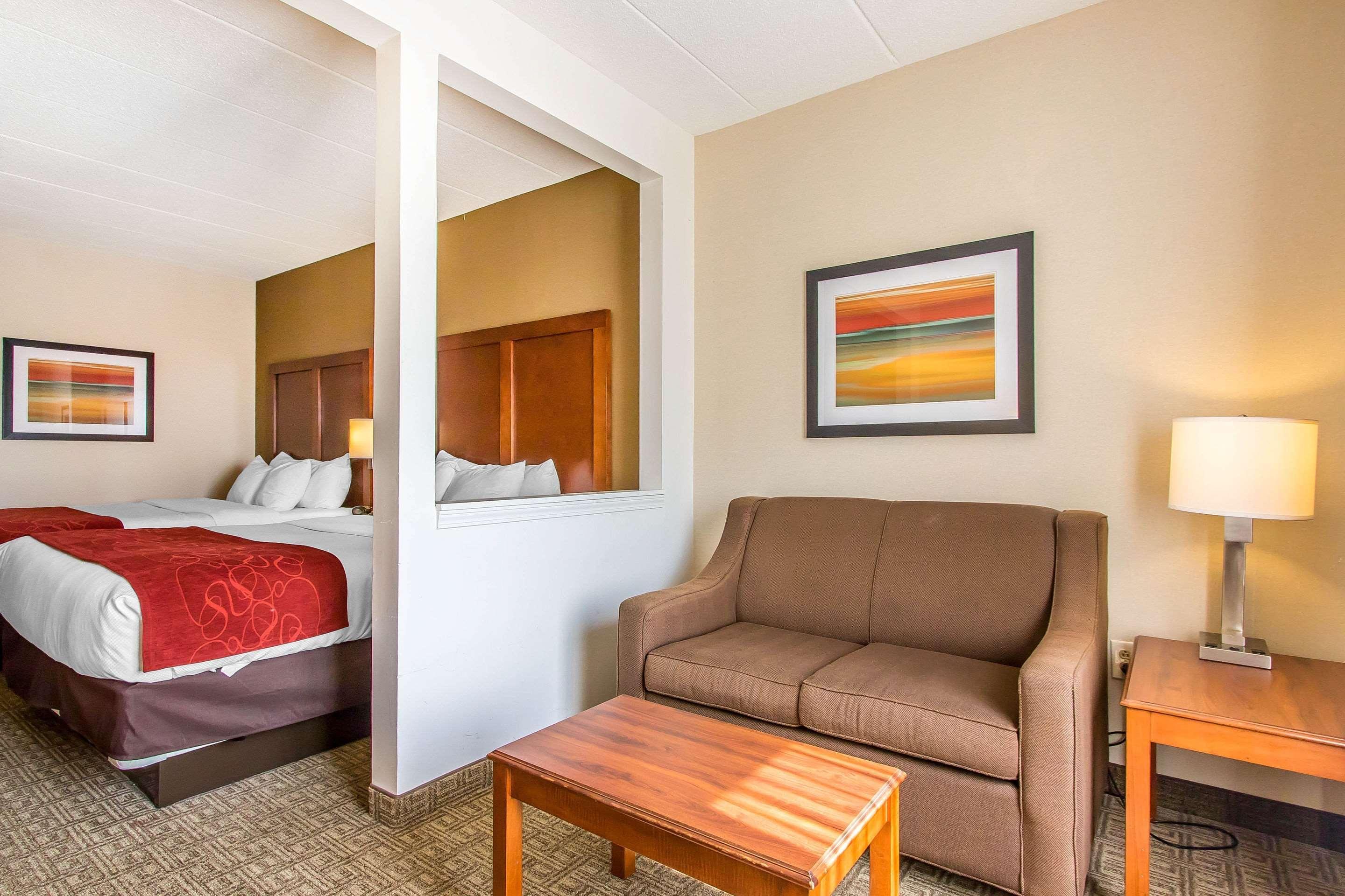 Comfort Suites Richmond Bagian luar foto