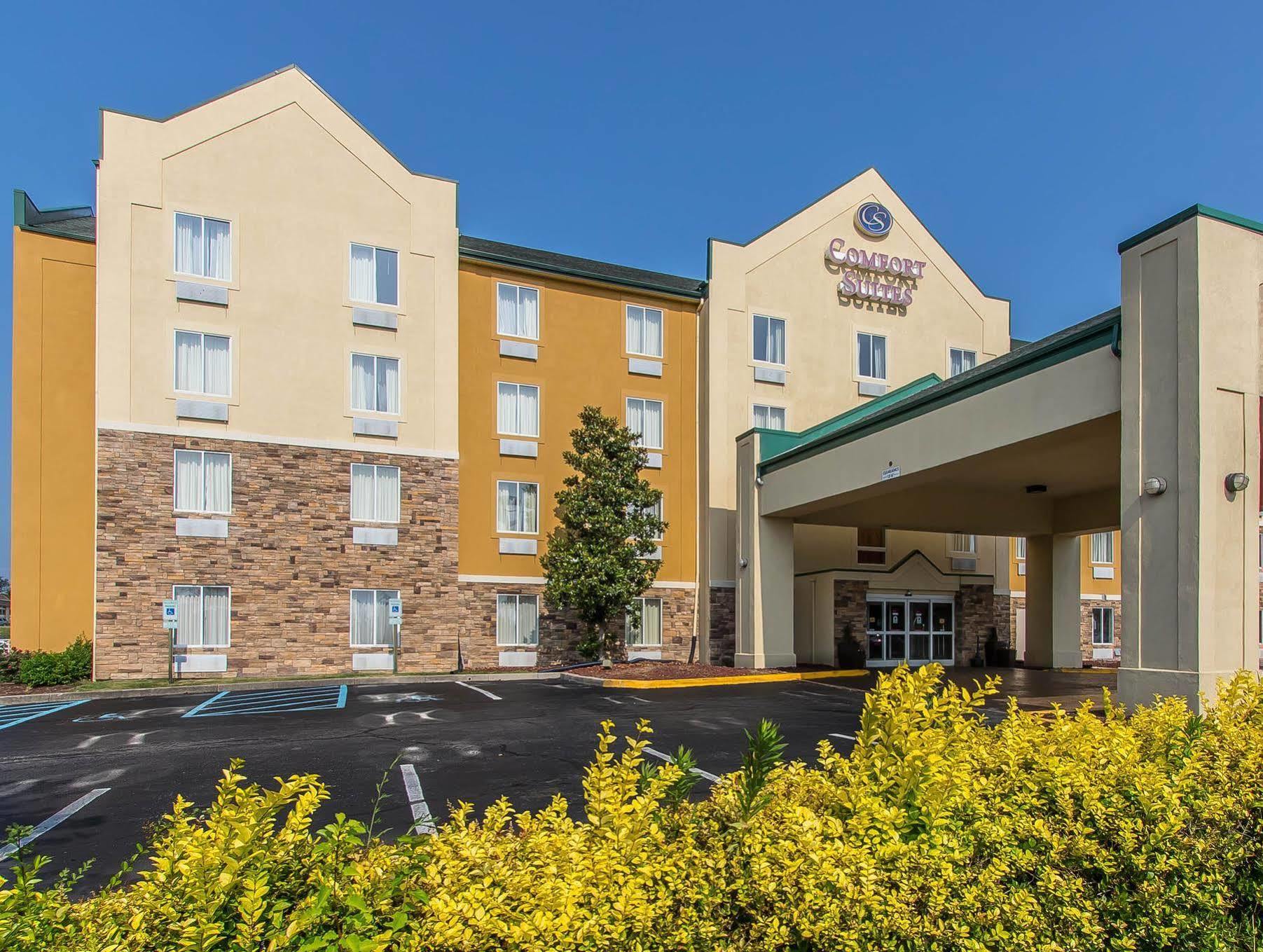 Comfort Suites Richmond Bagian luar foto